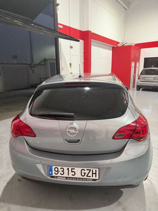 Opel Astra 5p Enjoy 1.6 115 CV