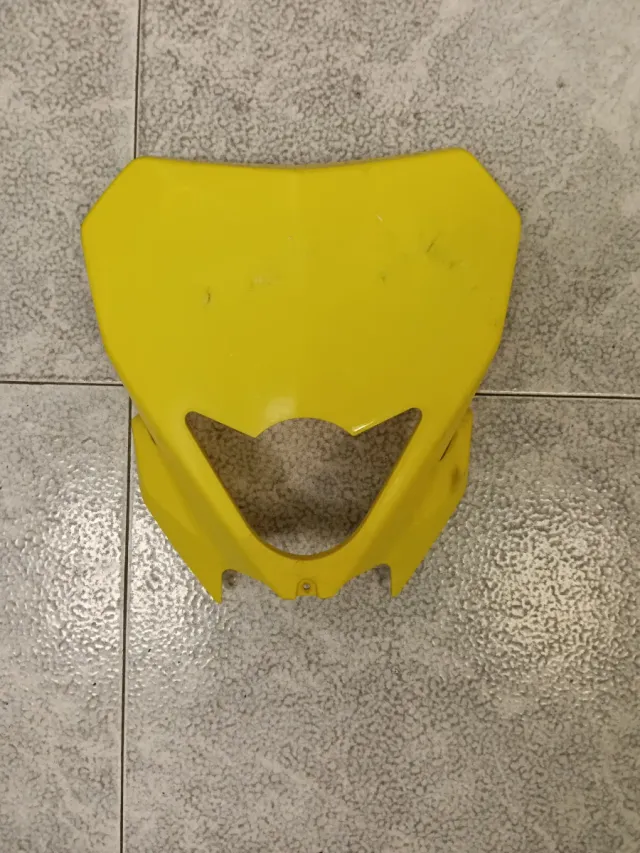 Careta Plástico Suzuki RMX Amarilla