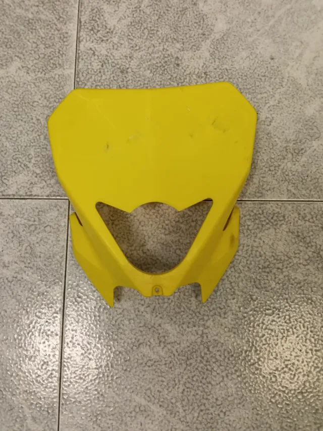 Careta Plástico Suzuki RMX Amarilla