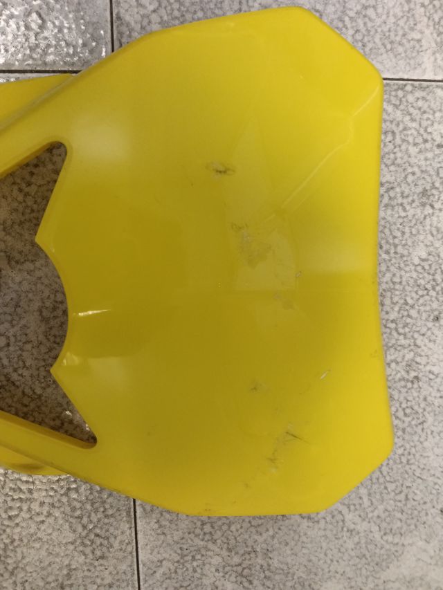 Careta Plástico Suzuki RMX Amarilla