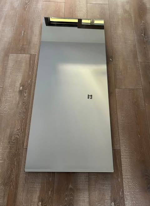 Espejo de luna grande y elegante — como nuevo