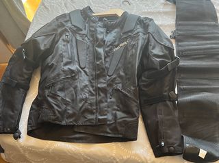 Equipación moto: Chaqueta,guante,riñonera