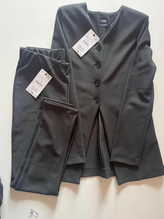 Traje Zara Verde Oliva talla L 