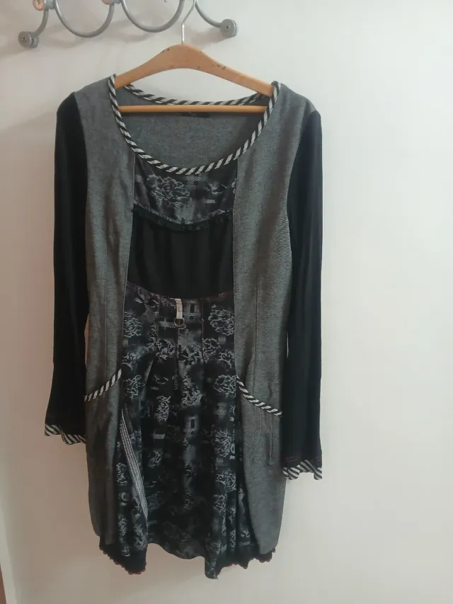 Vestido estampado gris y negro