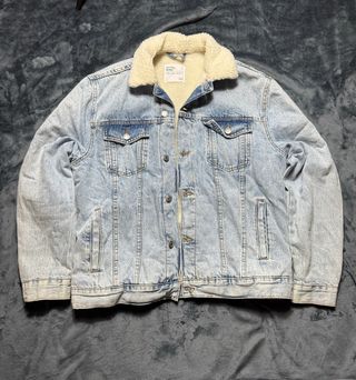 Chaqueta vaquera Bershka forrada Talla M