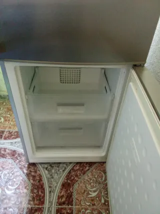 Nevera combi plateada