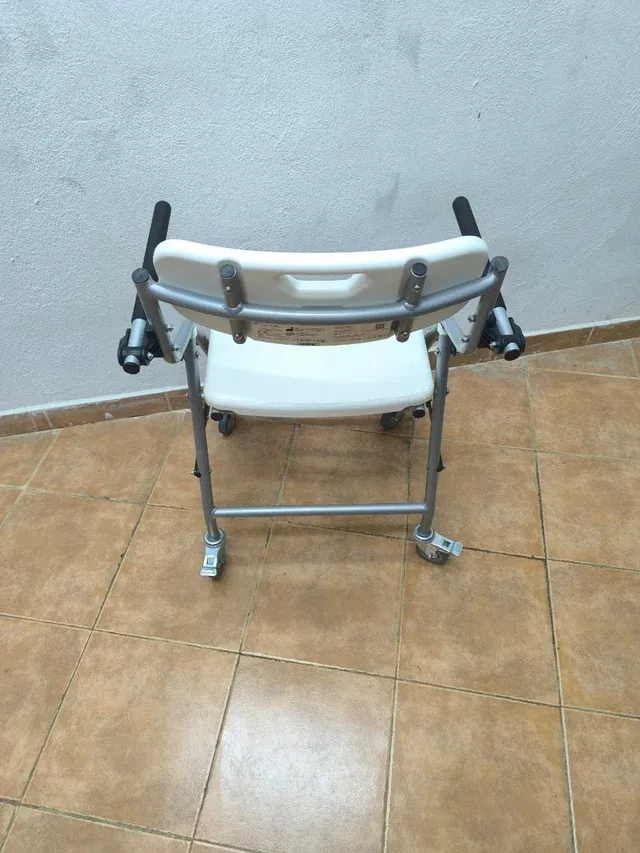 Silla de Baño con Ruedas (Ducha/Inodoro) Plegable.