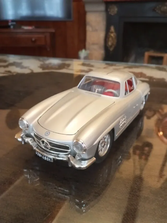 1:18 MERCEDES 300 SL DE 1954