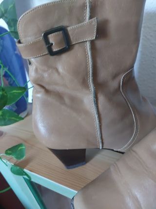 Botas de tacón marrones