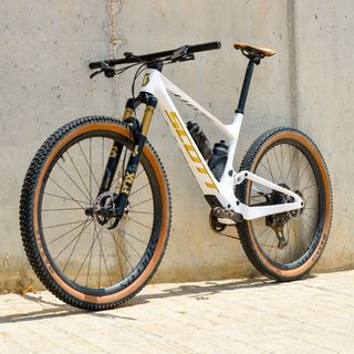 Adhesivo SCOTT - Dorado Mate (Vineticshop)