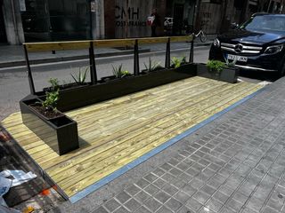 Tarima exterior restaurante medidas Barcelona