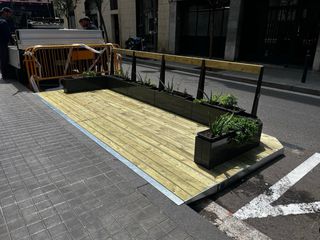 Tarima exterior restaurante medidas Barcelona