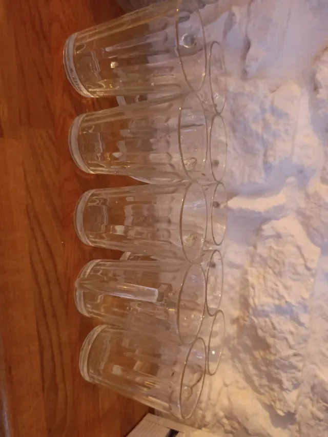 Vaso a stella in vetro trasparente