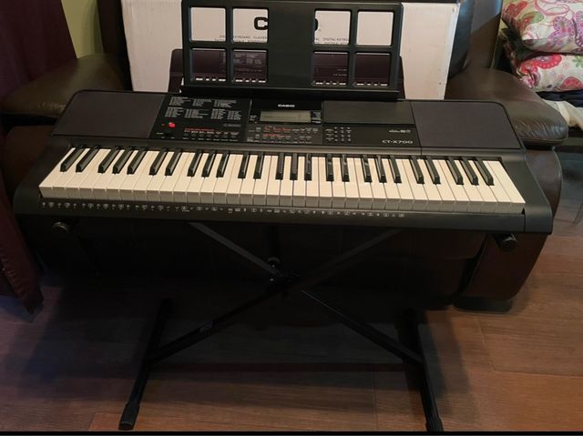 Piano Casio CT-X700