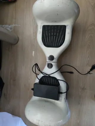 Hoverboard blanco con cargador