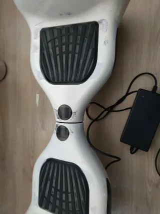 Hoverboard blanco con cargador
