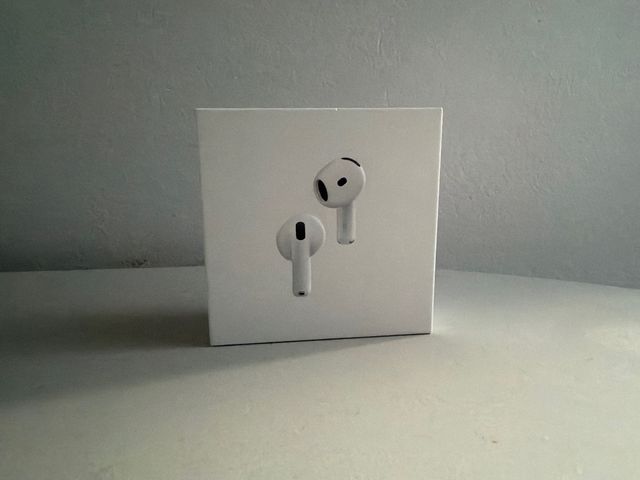 Airpods 4 ANC