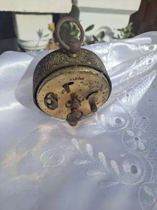 Despertador antiguo metal para restaurar