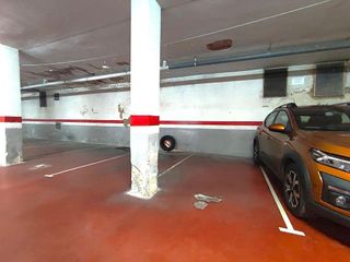 Garaje en venta en Calella