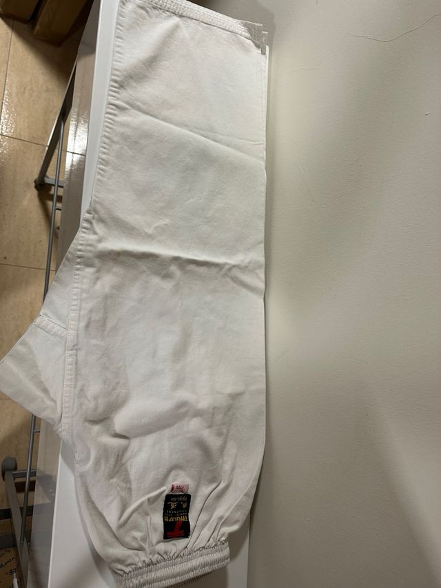 Kimono Karate Tagoya Talla 4 + 3 Cinturones