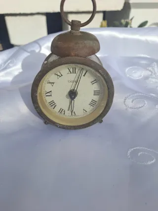 Despertador muy antiguo ha restaurar