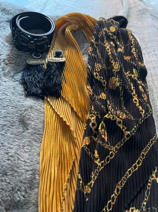 Conjunto pañuelos, pendientes y cinturón