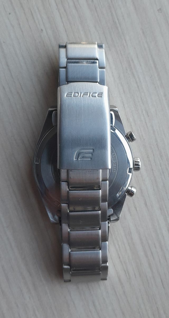 Casio Edifice cronógrafo zafiro