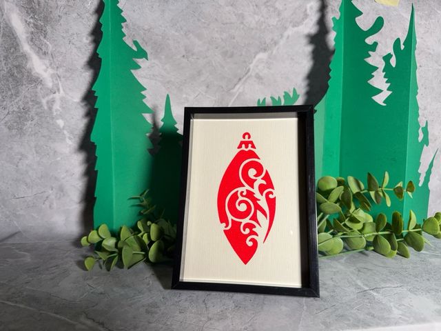 Marco de diseño con adorno rojo