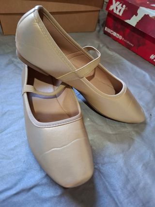 Manoletinas beige y doradas