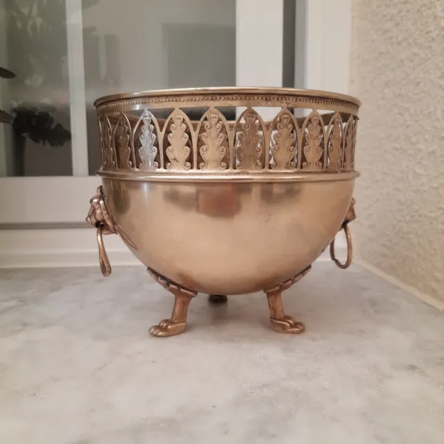 Centrotavola leone in ottone antico