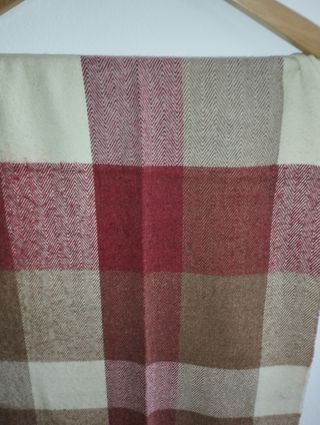 Bufanda de cuadros mujer sin usar