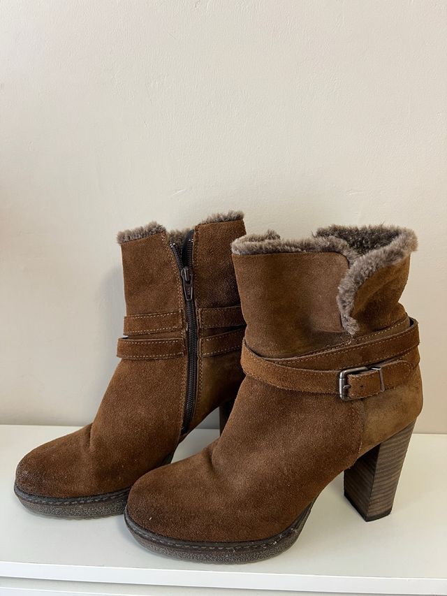 Stivaletti marroni con pelliccia