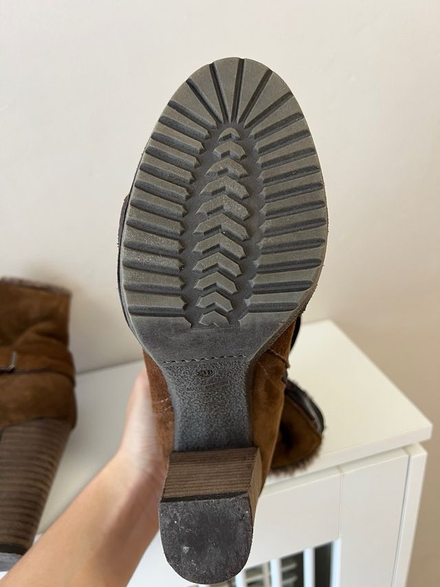 Stivaletti marroni con pelliccia