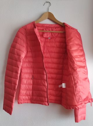 Cazadora acolchada fina color coral, Talla M