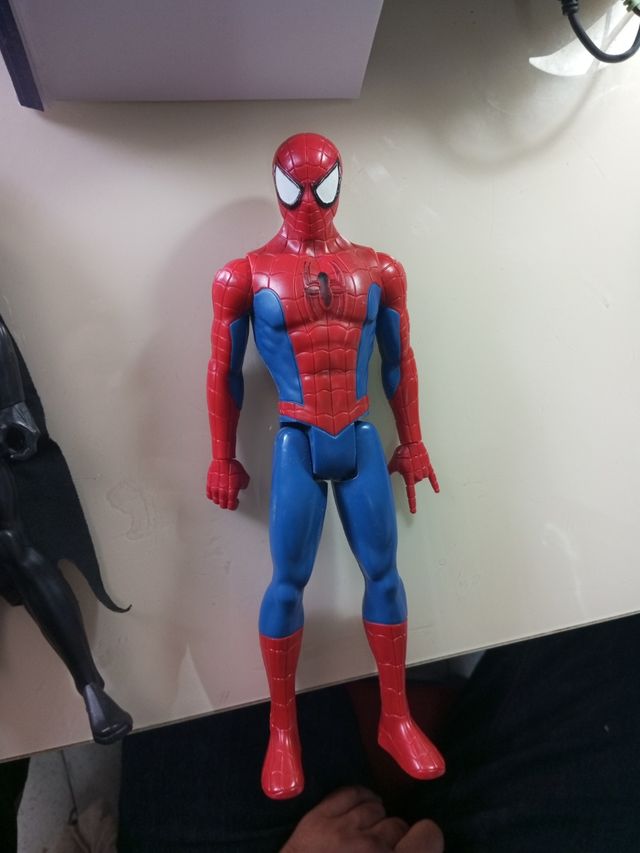 Figura Spiderman Roja y Azul Batman
