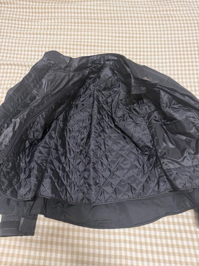 Chaqueta de moto con protecciones