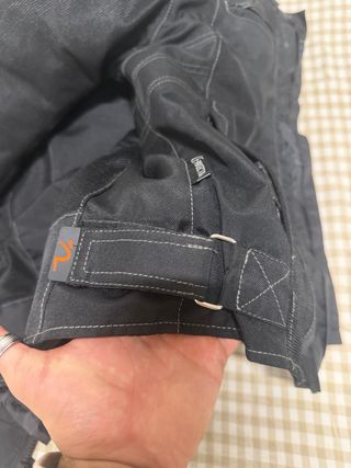 Chaqueta de moto con protecciones