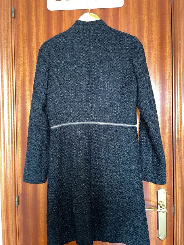 Abrigo estilo tweed negro