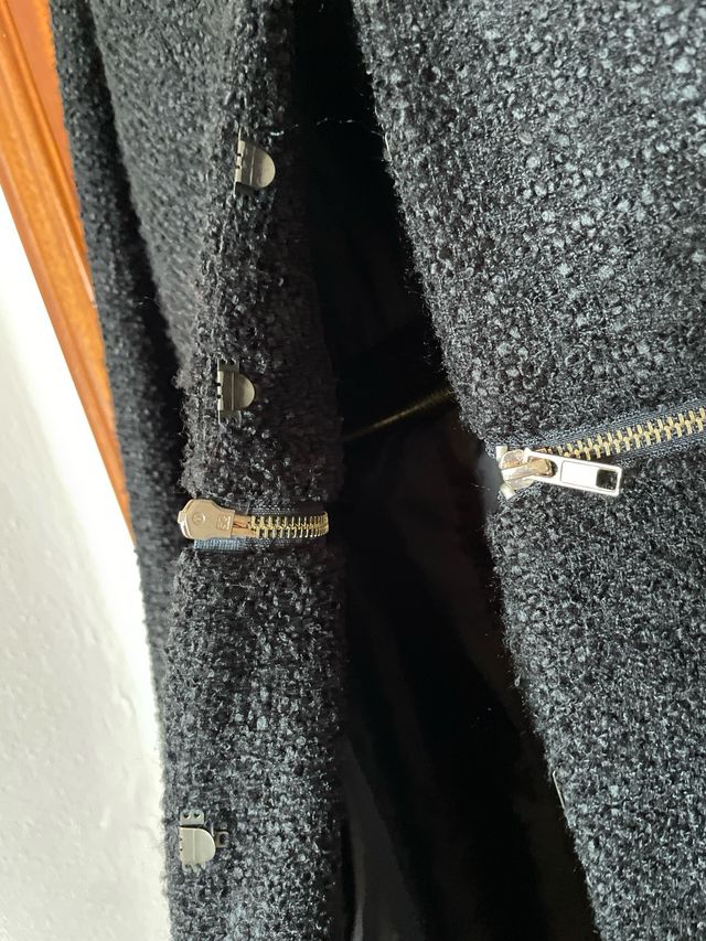 Abrigo estilo tweed negro