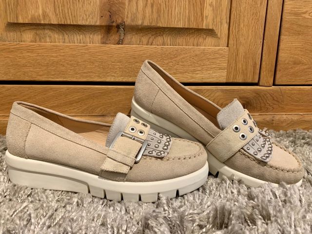 Mocassini Geox Beige con Borchie