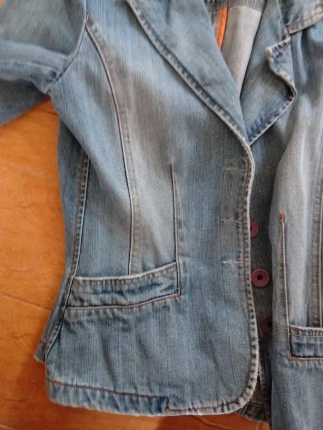 Cazadora vaquera americana . Entallada