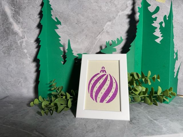 Marco de fotos adorno navideño púrpura