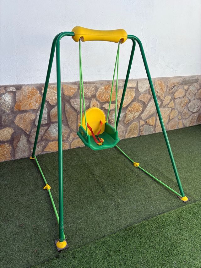 Columpio infantil verde y amarillo