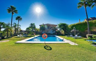 Casa pareada en venta en Calahonda en Mijas