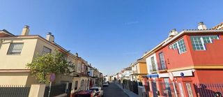 Casa adosada en venta en Zona Avda. Juan de Diego - Parque Municipal  en Bormujos