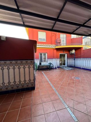 Casa adosada en venta en Zona Avda. Juan de Diego - Parque Municipal  en Bormujos