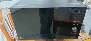 Microondas LG MH7265DPS con aire caliente
