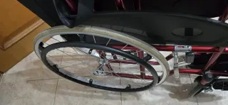 Sedia a rotelle pieghevole