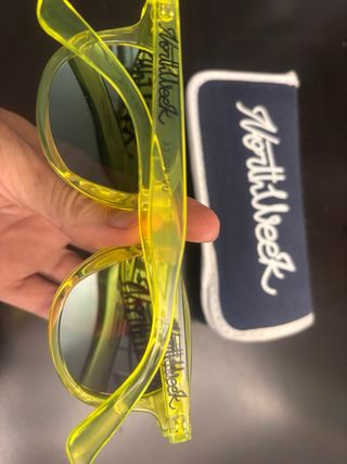 Gafas de sol infantiles amarillas