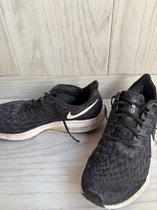 Zapatillas Nike Running Negras y Blancas